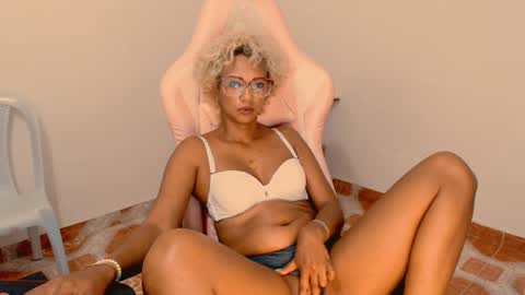 Snapshot of marryme00 chatting on February 18, 2026, 6:59 pm May online show from February 18, 2026, 6:59 pm