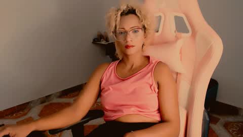 Snapshot of marryme00 chatting on March 26, 2026, 2:33 pm May online show from March 26, 2026, 2:33 pm