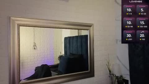 marscarlett online show from May 21, 2026, 11:39 am