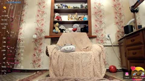 Snapshot of marshmallow_xxx chatting on April 2, 2026, 11:24 pm Elsa Lovense Lush is active Open Pvt Welcome to the world of pleasure online show from April 2, 2026, 11:24 pm