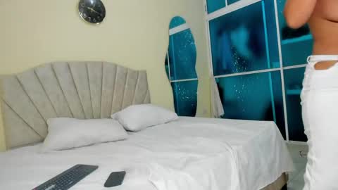 marsmith_1 online show from March 17, 2026, 2:49 am