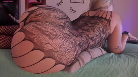 Snapshot of marstone_ chatting on February 3, 2025, 1:19 am Mar online show from February 3, 2025, 1:19 am