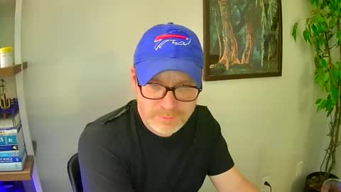 Snapshot of martcb1313 chatting on March 16, 2026, 12:06 am martcb1313 online show from March 16, 2026, 12:06 am