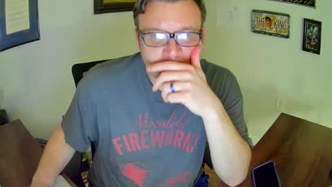 Snapshot of martcb1313 chatting on April 16, 2026, 2:07 pm martcb1313 online show from April 16, 2026, 2:07 pm