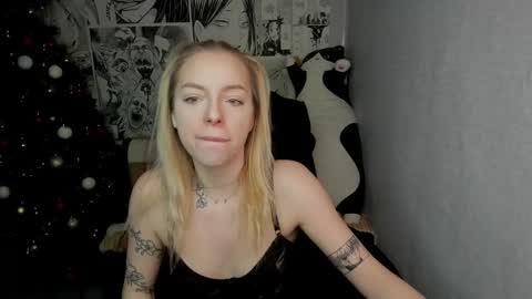 Snapshot of martha_cameron chatting on December 20, 2024, 11:37 pm Martha Cameron online show from December 20, 2024, 11:37 pm