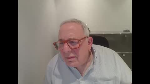 martin_1947 online show from January 2, 2025, 8:24 pm