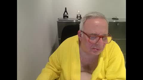 martin_1947 online show from March 2, 2025, 10:59 pm
