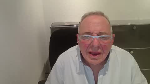 Snapshot of martin_1947 chatting on May 22, 2026, 7:30 pm martin_1947 online show from May 22, 2026, 7:30 pm
