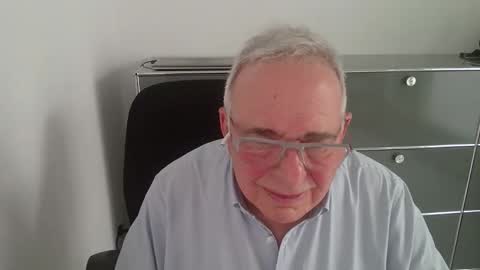Snapshot of martin_1947 chatting on May 31, 2026, 5:31 pm martin_1947 online show from May 31, 2026, 5:31 pm