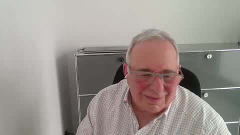 Snapshot of martin_1947 chatting on June 8, 2026, 5:46 pm martin_1947 online show from June 8, 2026, 5:46 pm