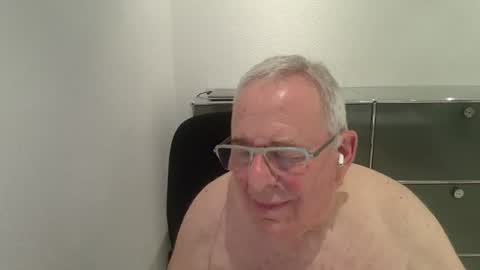 Snapshot of martin_1947 chatting on August 1, 2026, 8:41 pm martin_1947 online show from August 1, 2026, 8:41 pm