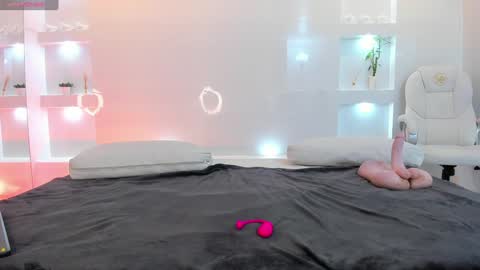 Martina  online show from December 24, 2024, 2:12 pm