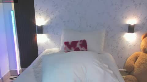 martina Bianchi  online show from April 16, 2026, 9:39 pm