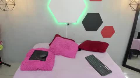 Martina online show from December 15, 2024, 6:40 am