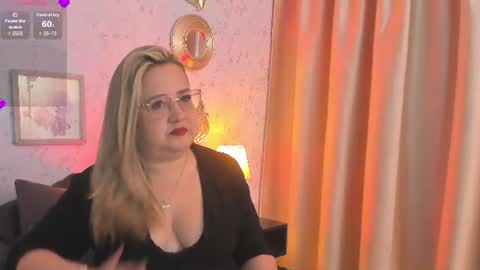 Martina Caicedo online show from July 27, 2026, 9:49 am