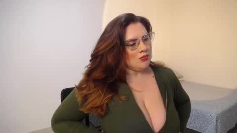 Snapshot of martinaguzmann chatting on October 4, 2025, 11:47 pm Martina online show from October 4, 2025, 11:47 pm