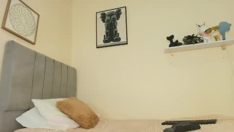 mary_cute9 online show from May 24, 2026, 3:00 am