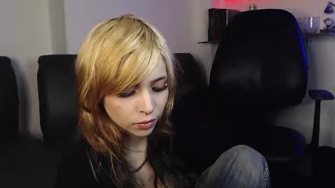                      100   online show from February 17, 2025, 9:30 pm