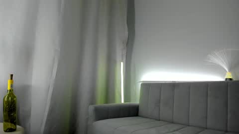 Julia online show from February 27, 2025, 6:18 am