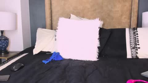 Snapshot of mary_kisss chatting on March 1, 2025, 10:10 pm online show from March 1, 2025, 10:10 pm