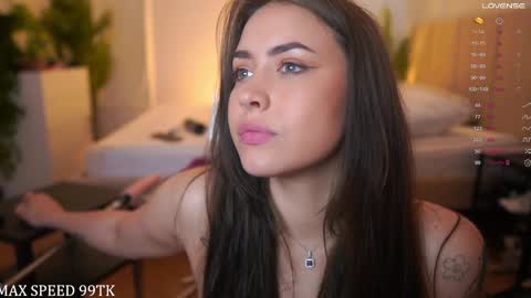 Snapshot of mary_lise chatting on June 5, 2026, 6:52 am Caroline qeeentease - ints qeentease - twitter online show from June 5, 2026, 6:52 am