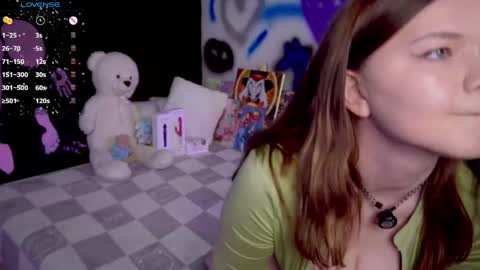 Snapshot of mary_lunar chatting on April 9, 2026, 5:29 pm Mary online show from April 9, 2026, 5:29 pm
