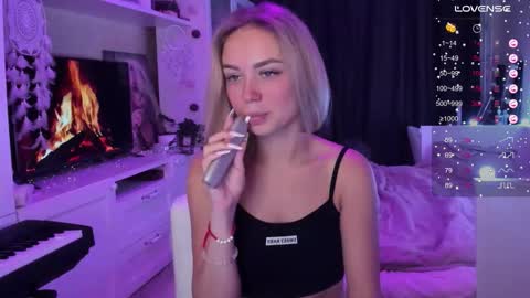 Snapshot of mary_romance chatting on November 23, 2025, 9:03 pm Mary online show from November 23, 2025, 9:03 pm