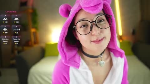 Snapshot of mary_shiota chatting on December 19, 2024, 4:13 am HelIo Everyone Im MaryWelcome to my room and lets have a good time together with me online show from December 19, 2024, 4:13 am
