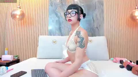 Snapshot of mary_spencer chatting on July 10, 2026, 10:40 am MARY online show from July 10, 2026, 10:40 am