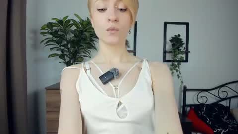 Snapshot of marya_miracle chatting on July 13, 2026, 7:38 pm Mara online show from July 13, 2026, 7:38 pm