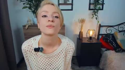 Snapshot of marya_miracle chatting on July 15, 2026, 7:19 pm Mara online show from July 15, 2026, 7:19 pm