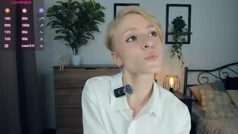 Snapshot of marya_miracle chatting on July 22, 2026, 8:00 pm Mara online show from July 22, 2026, 8:00 pm