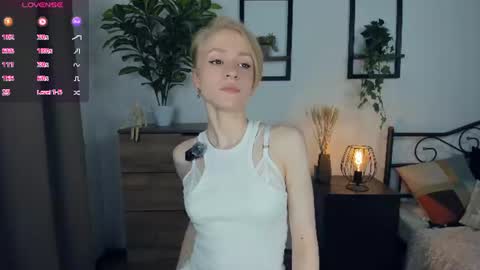 Snapshot of marya_miracle chatting on July 23, 2026, 7:34 pm Mara online show from July 23, 2026, 7:34 pm