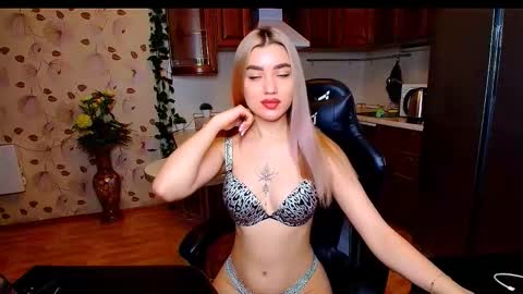 Snapshot of maryam_xs chatting on October 24, 2025, 1:13 am maryam online show from October 24, 2025, 1:13 am