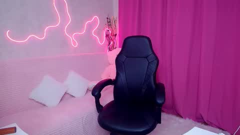 Snapshot of maryam_xs chatting on November 7, 2025, 1:05 am maryam online show from November 7, 2025, 1:05 am