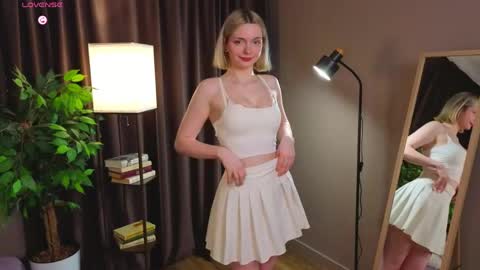 Snapshot of marycalder chatting on April 4, 2026, 1:59 am Mary online show from April 4, 2026, 1:59 am