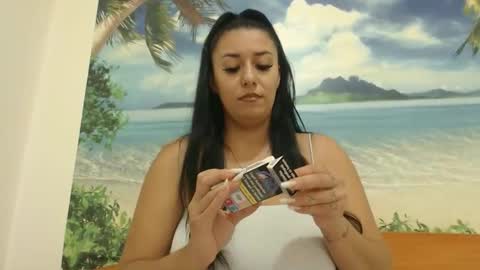 maryem online show from October 22, 2025, 10:59 am