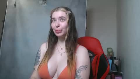 Snapshot of maryh0tlove chatting on June 10, 2026, 12:04 pm maryh0tlove online show from June 10, 2026, 12:04 pm