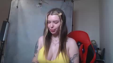 Snapshot of maryh0tlove chatting on July 1, 2026, 10:28 am maryh0tlove online show from July 1, 2026, 10:28 am