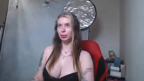 Snapshot of maryh0tlove chatting on July 20, 2026, 12:18 pm maryh0tlove online show from July 20, 2026, 12:18 pm