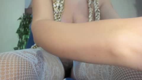 maryjoe11 online show from November 11, 2025, 2:55 am