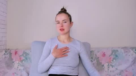 Mari online show from April 17, 2026, 7:55 am