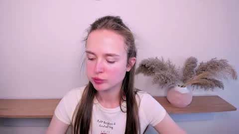 Mari online show from April 21, 2026, 8:31 am