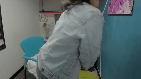 Marylin online show from December 5, 2024, 7:49 pm