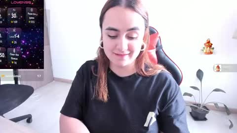 Snapshot of maryluna95 chatting on April 20, 2026, 8:43 pm Dulce Maria online show from April 20, 2026, 8:43 pm