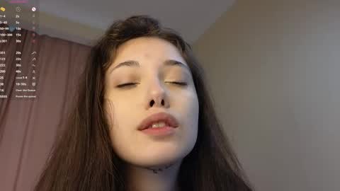 Snapshot of maryrosejansson chatting on May 29, 2026, 3:04 am Hi Im Olivia Im new here3 online show from May 29, 2026, 3:04 am