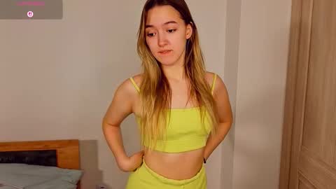 Snapshot of marysparkl chatting on December 5, 2025, 7:54 pm Mary online show from December 5, 2025, 7:54 pm