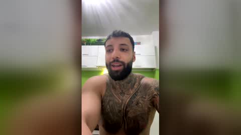 Snapshot of masculineguy69 chatting on May 3, 2026, 2:28 am masculineguy69 online show from May 3, 2026, 2:28 am