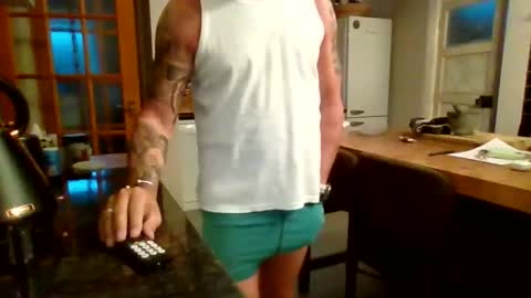 Snapshot of masked_masturbation_couple chatting on October 9, 2025, 6:22 am Masked Masturbation Couple online show from October 9, 2025, 6:22 am