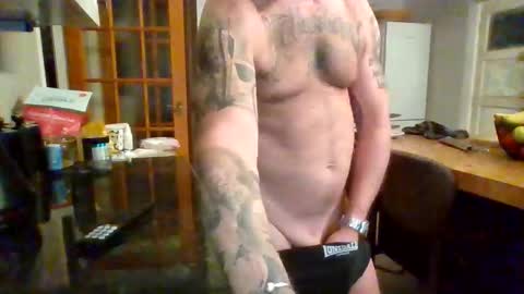 Snapshot of masked_masturbation_couple chatting on October 25, 2025, 11:10 pm Masked Masturbation Couple online show from October 25, 2025, 11:10 pm